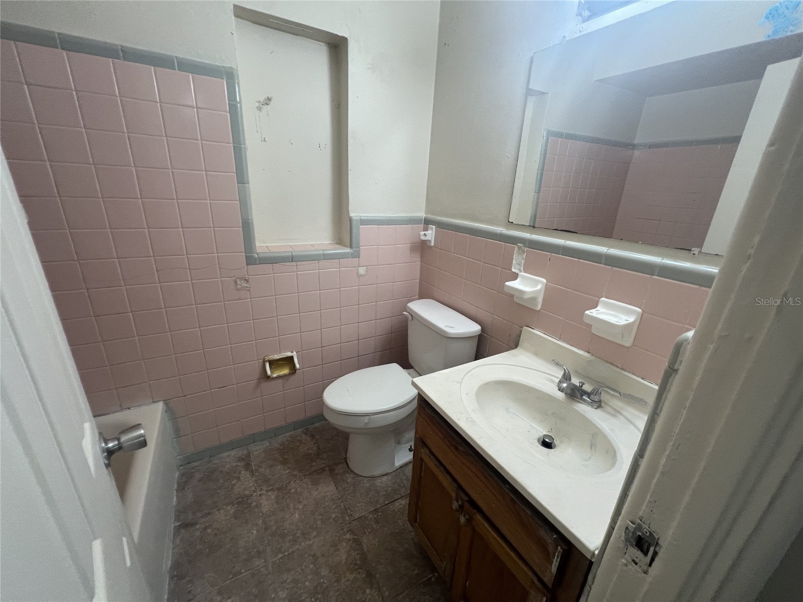 4227 Lake Lawne Avenue Orlando FL 32808 O6422454 image8