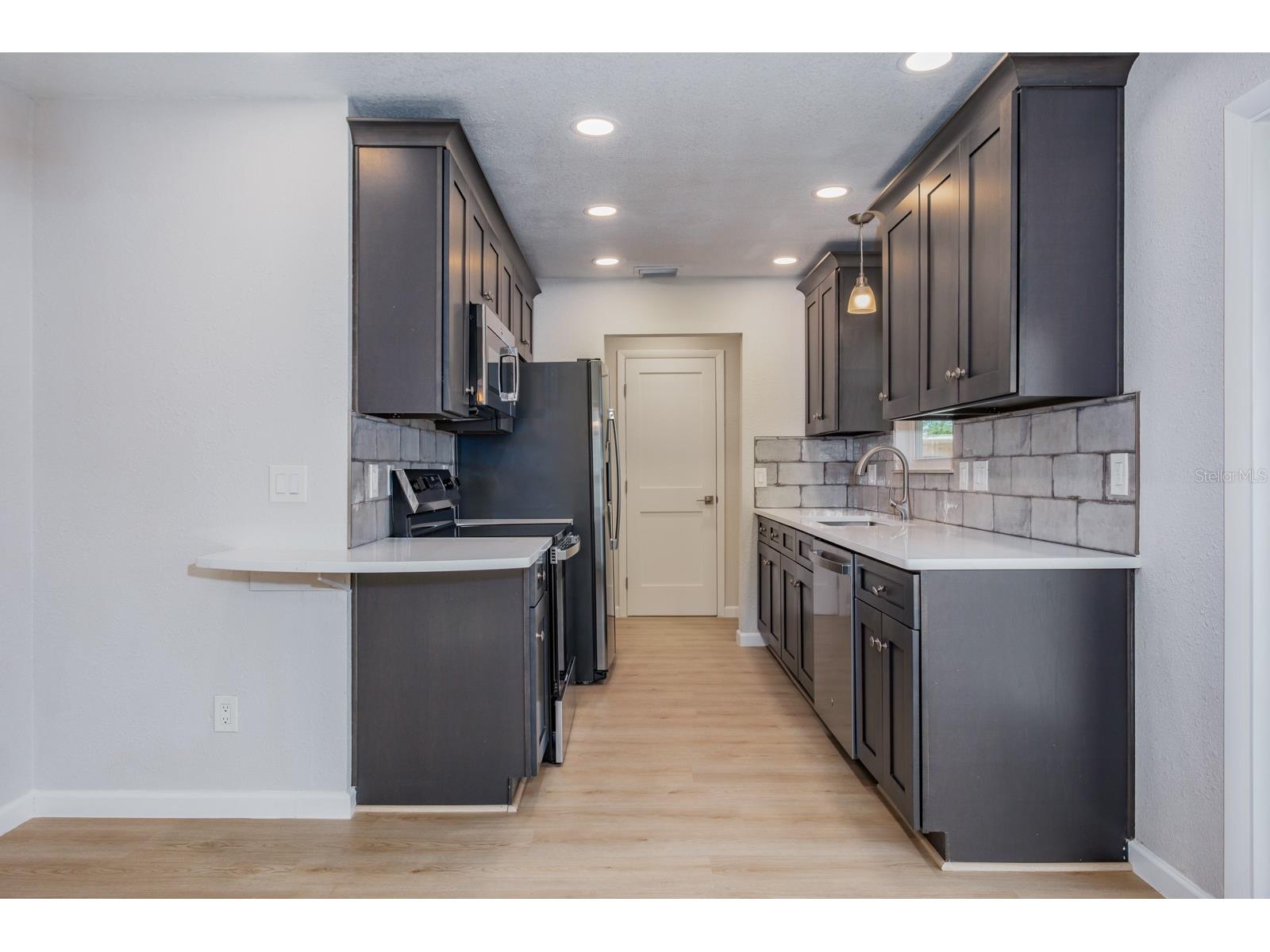4228 37th Avenue N Saint Petersburg FL 33713 TB8490887 image10