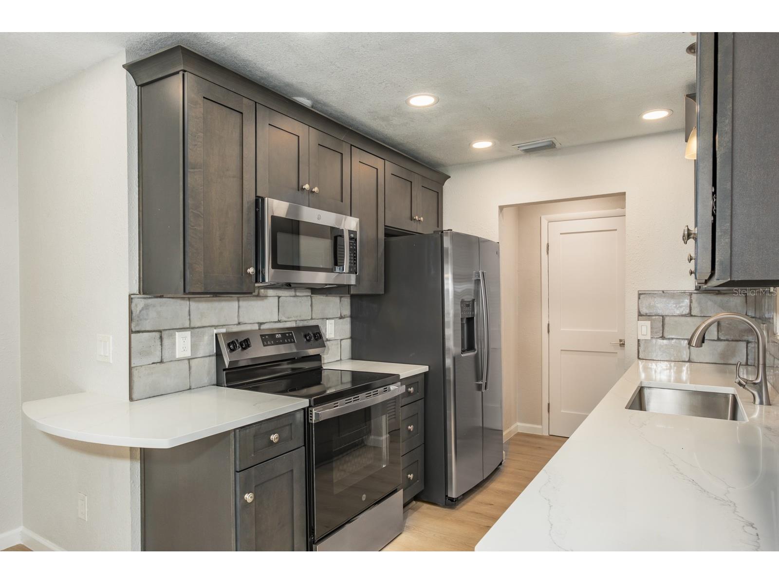 4228 37th Avenue N Saint Petersburg FL 33713 TB8490887 image11