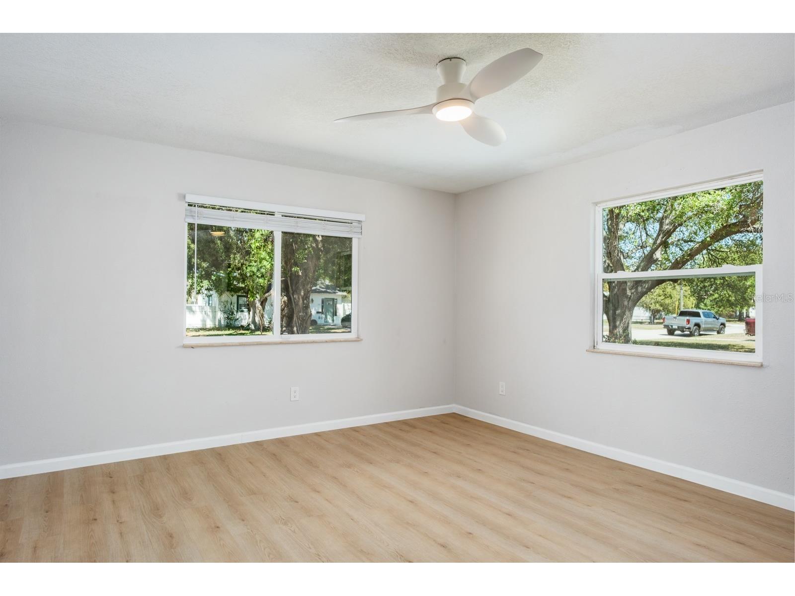 4228 37th Avenue N Saint Petersburg FL 33713 TB8490887 image15