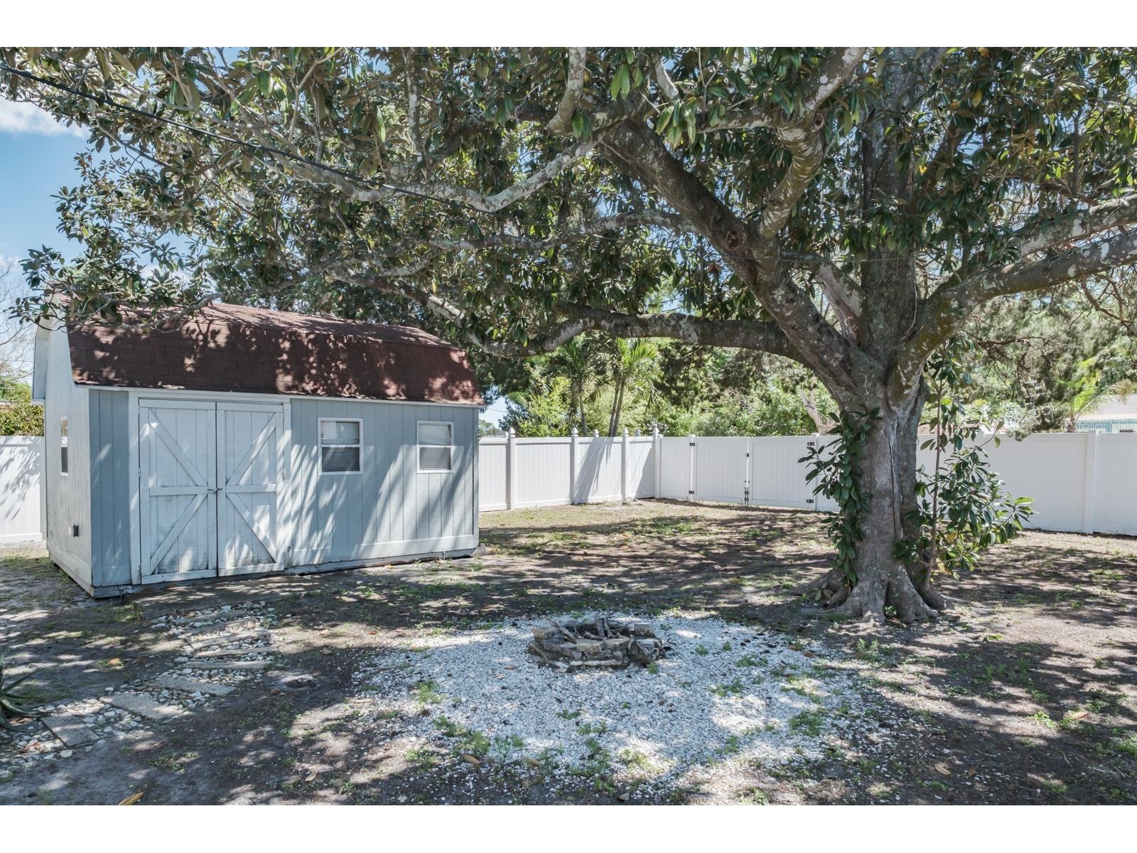 4228 37th Avenue N Saint Petersburg FL 33713 TB8490887 image32