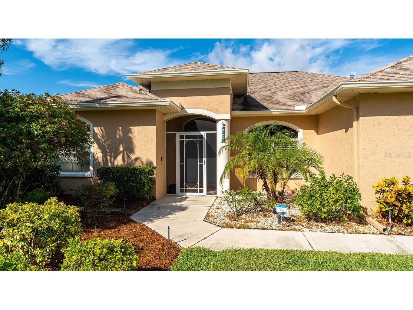 4228 73rd Terrace E Sarasota FL 34243 A4579381 image1