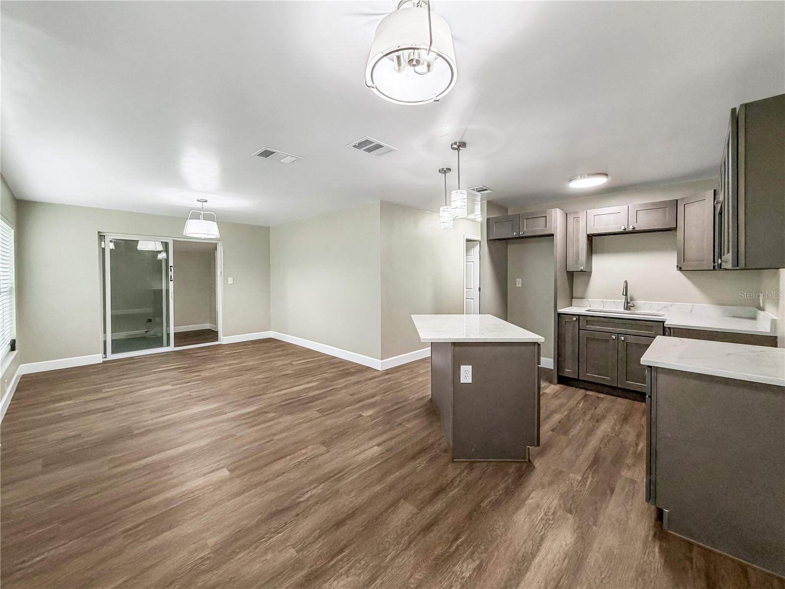 4228 Kirkland Boulevard Orlando FL 32811 O6419653 image2