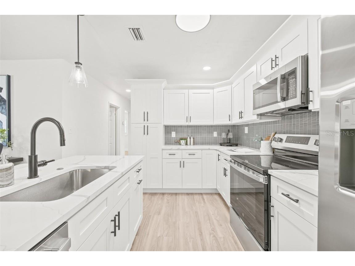 4228 W Bay Vista Avenue Tampa FL 33611 TB8441877 image9