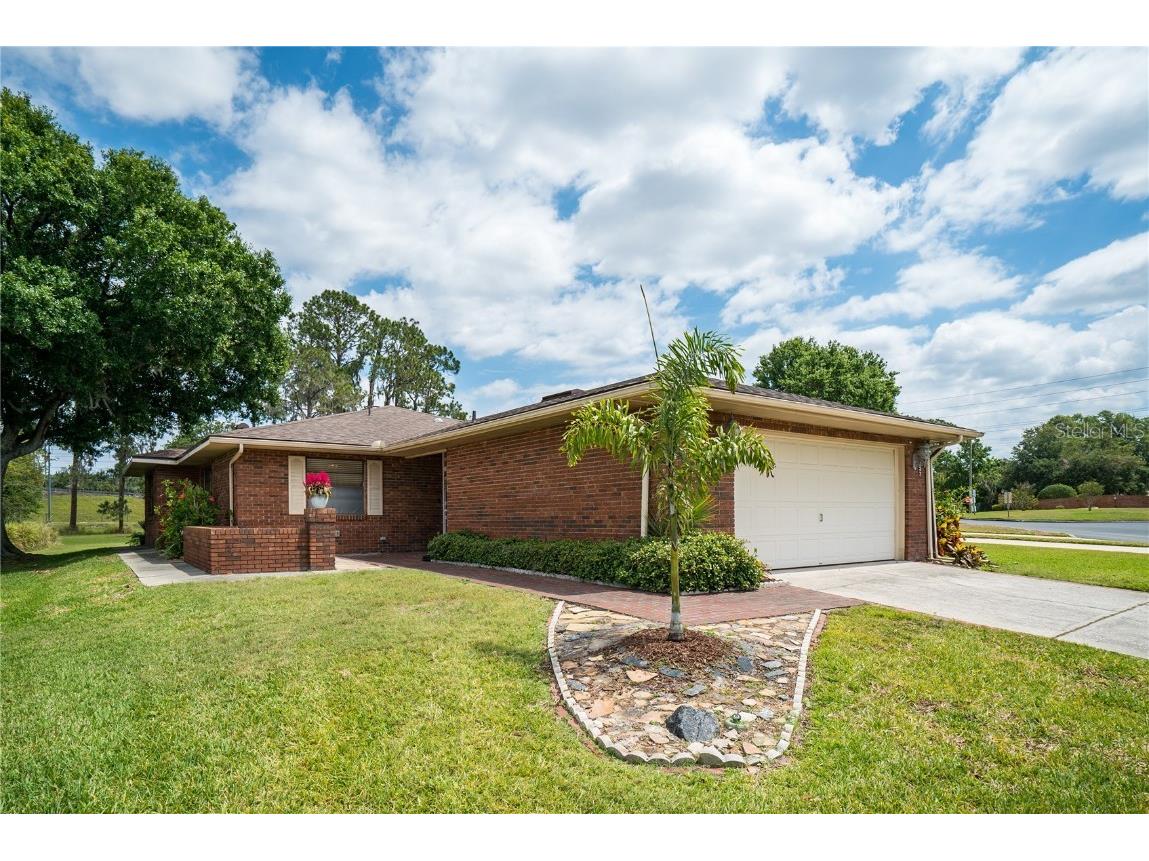 423 Lake Carolyn Circle Lakeland FL 33813 L4937500 image1