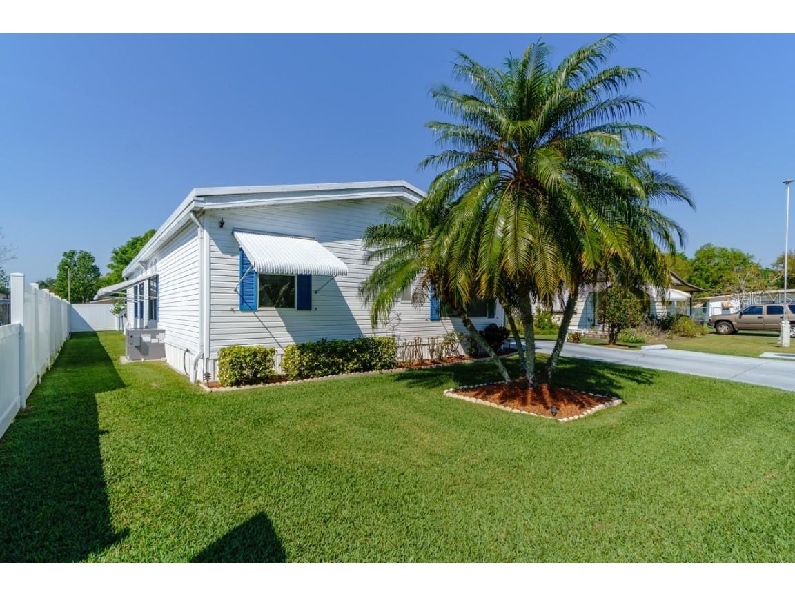 423 Lazy Lake Drive W Lakeland FL 33801 L4935698 image1