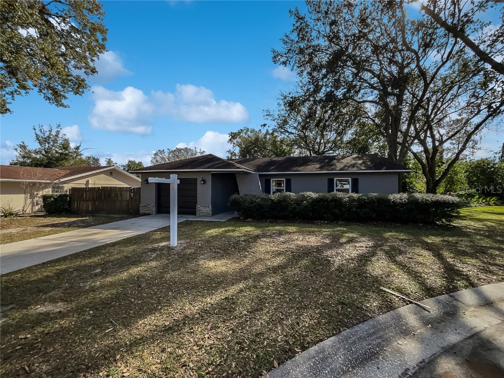 423 Mondra Court Lakeland FL 33809 O6223995 image1