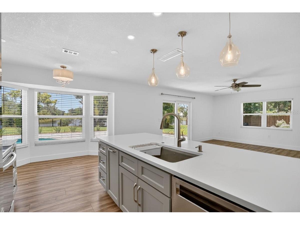 4230 Shady Oaks Court Sarasota FL 34233 A4685832 image13