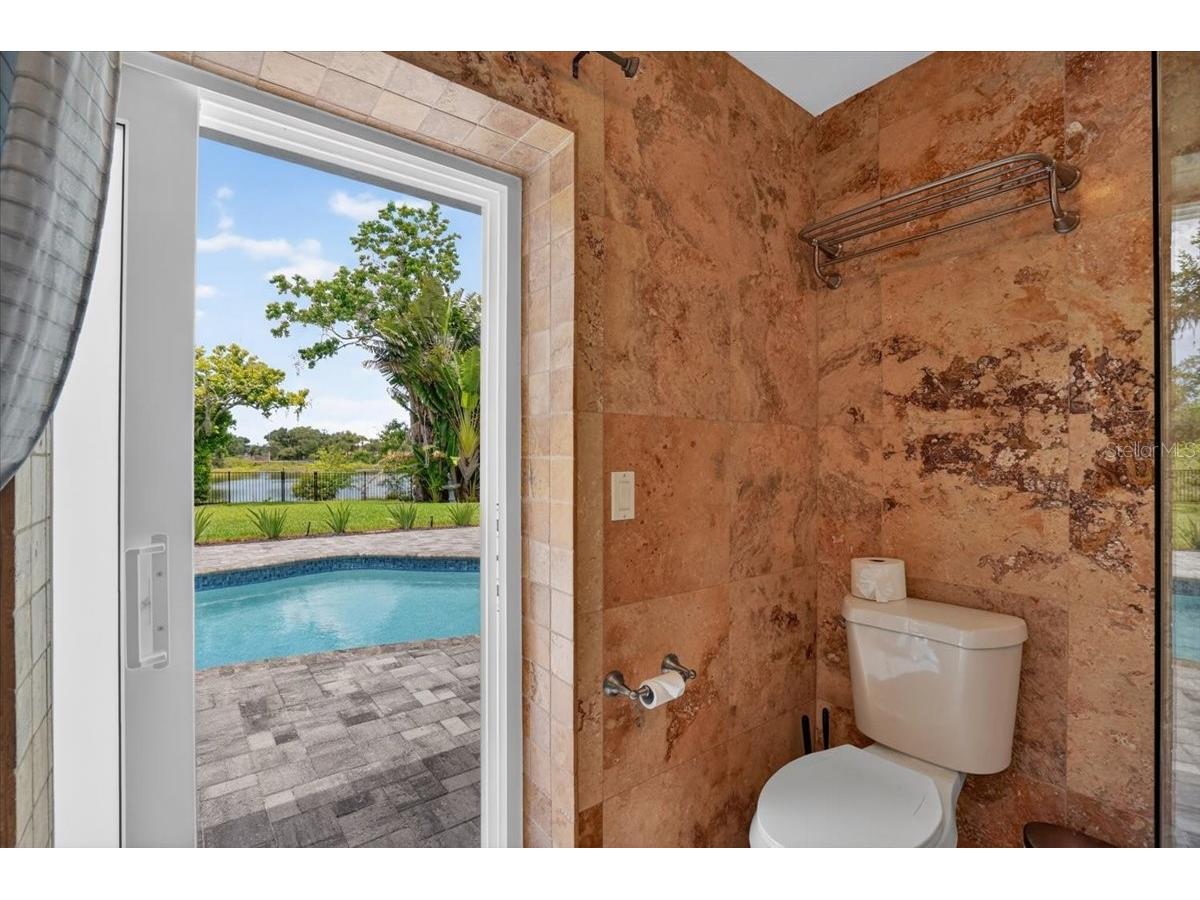 4230 Shady Oaks Court Sarasota FL 34233 A4685832 image22
