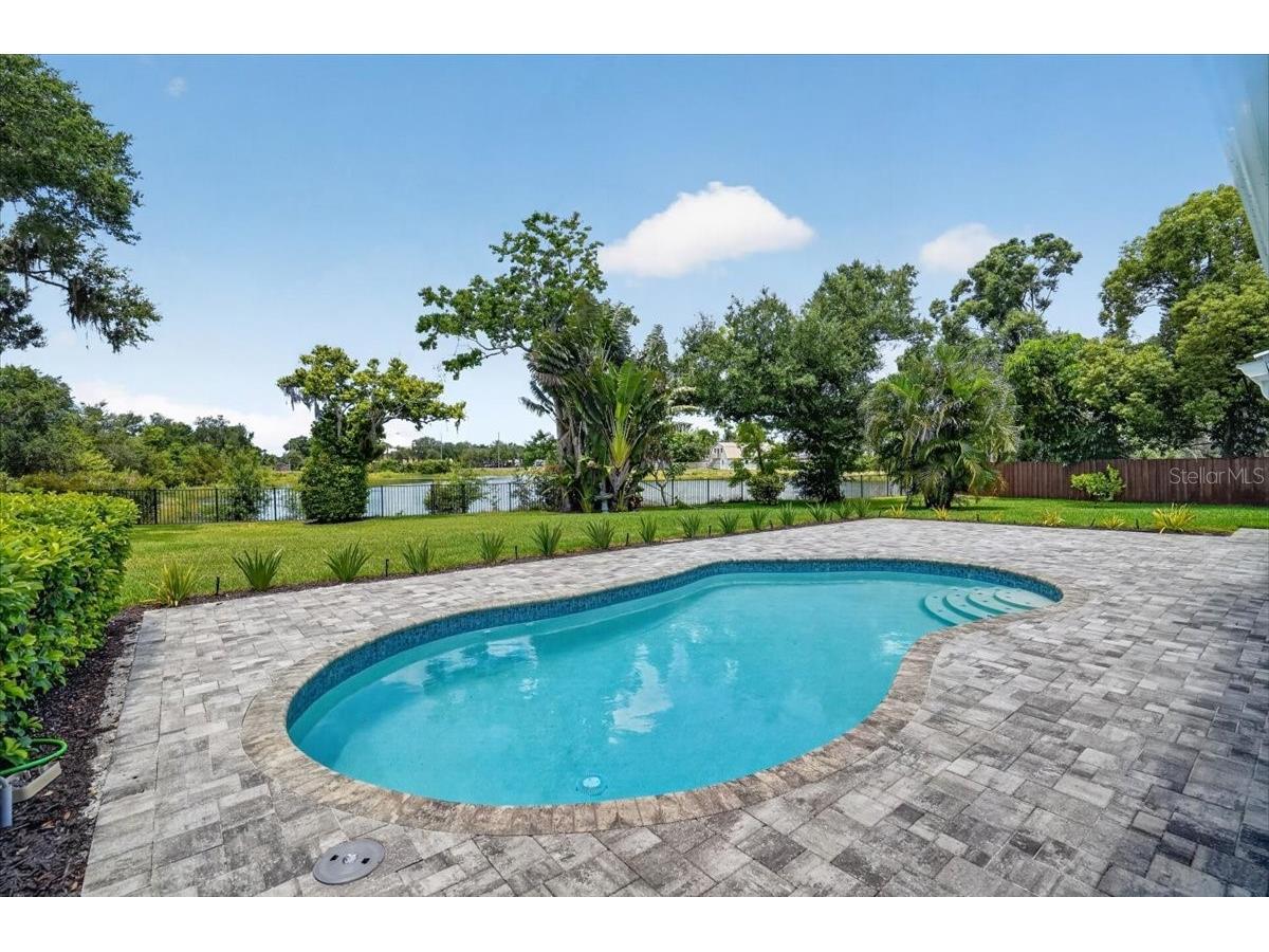 4230 Shady Oaks Court Sarasota FL 34233 A4685832 image25