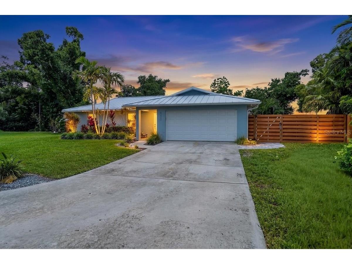 4230 Shady Oaks Court Sarasota FL 34233 A4685832 image3