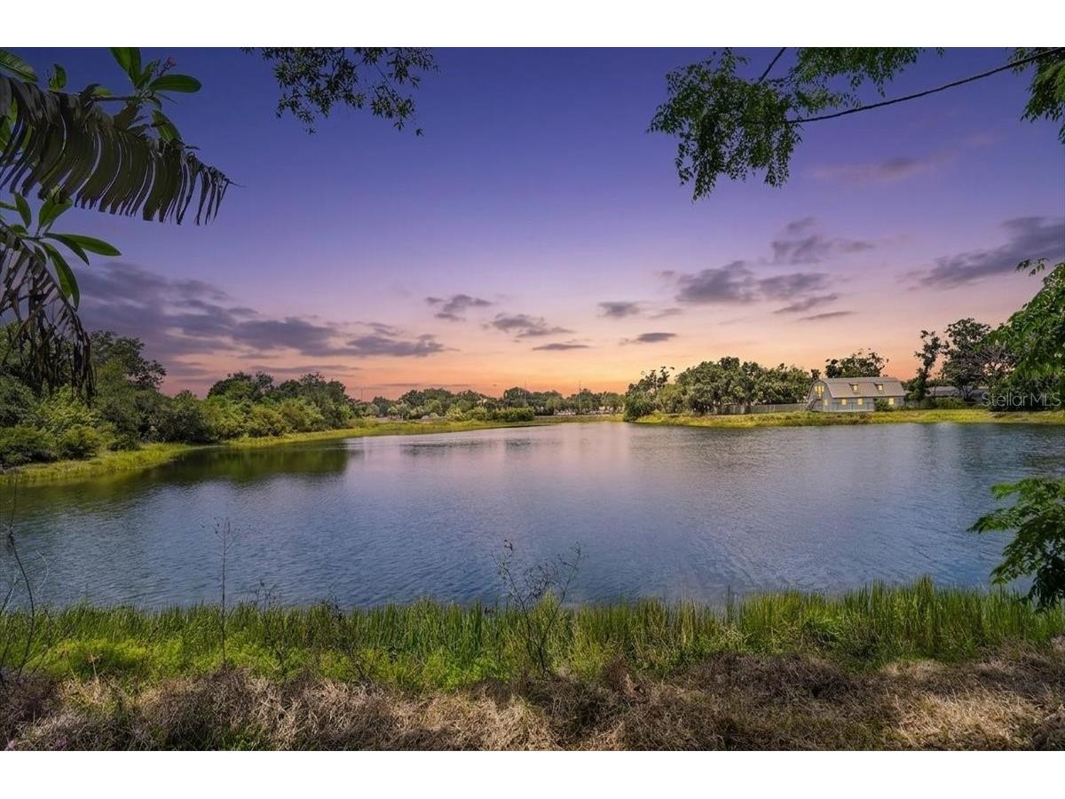 4230 Shady Oaks Court Sarasota FL 34233 A4685832 image35