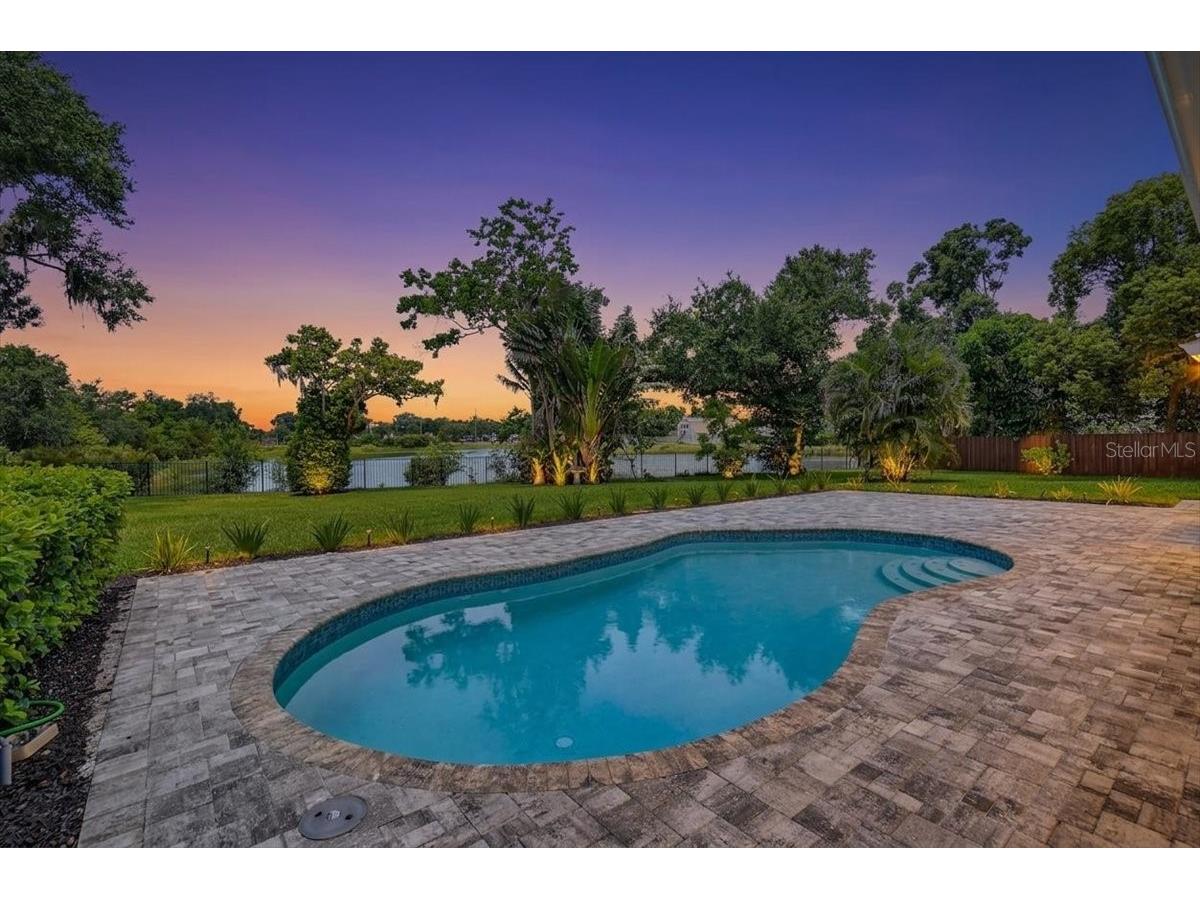 4230 Shady Oaks Court Sarasota FL 34233 A4685832 image36