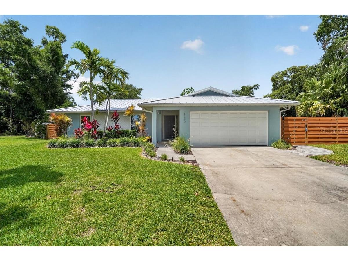 4230 Shady Oaks Court Sarasota FL 34233 A4685832 image4