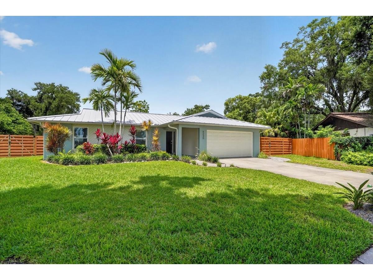 4230 Shady Oaks Court Sarasota FL 34233 A4685832 image5