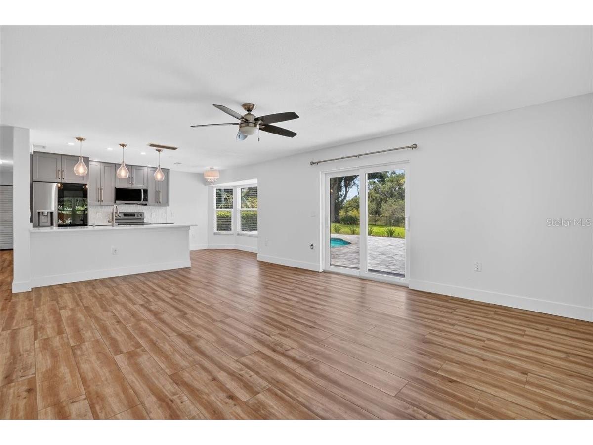 4230 Shady Oaks Court Sarasota FL 34233 A4685832 image8