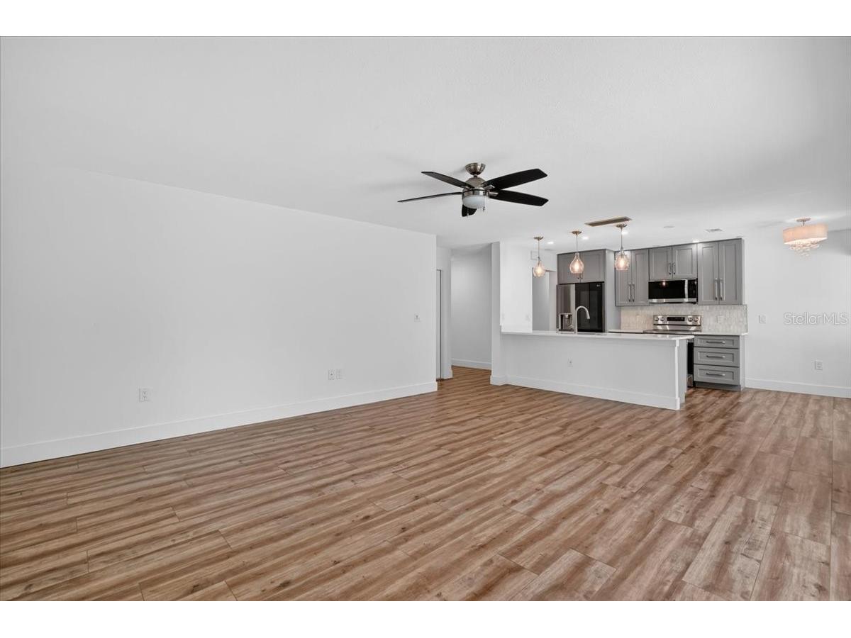 4230 Shady Oaks Court Sarasota FL 34233 A4685832 image9