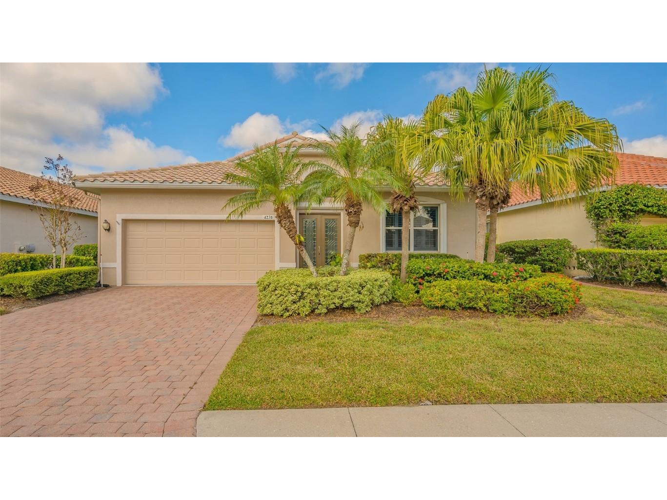 4231 65th Terrace E Sarasota FL 34243 A4589600 image1