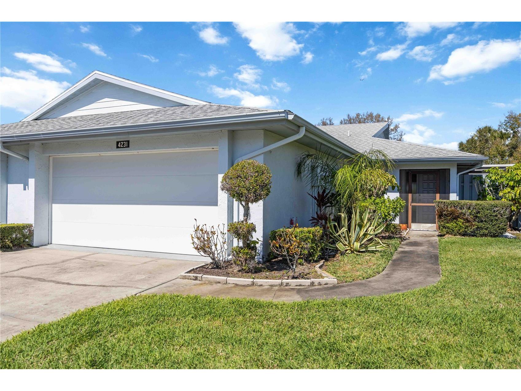 4231 Center Gate Lane #16 Sarasota FL 34233 A4680852 image1