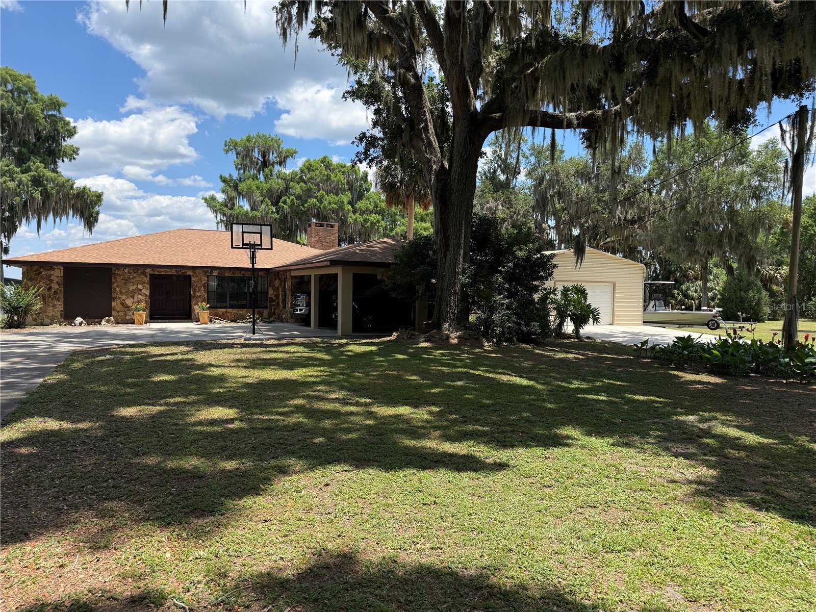 4232 County Road 400 Lake Panasoffkee FL 33538 - LAKE PANASOFFKEE G5112404 image3