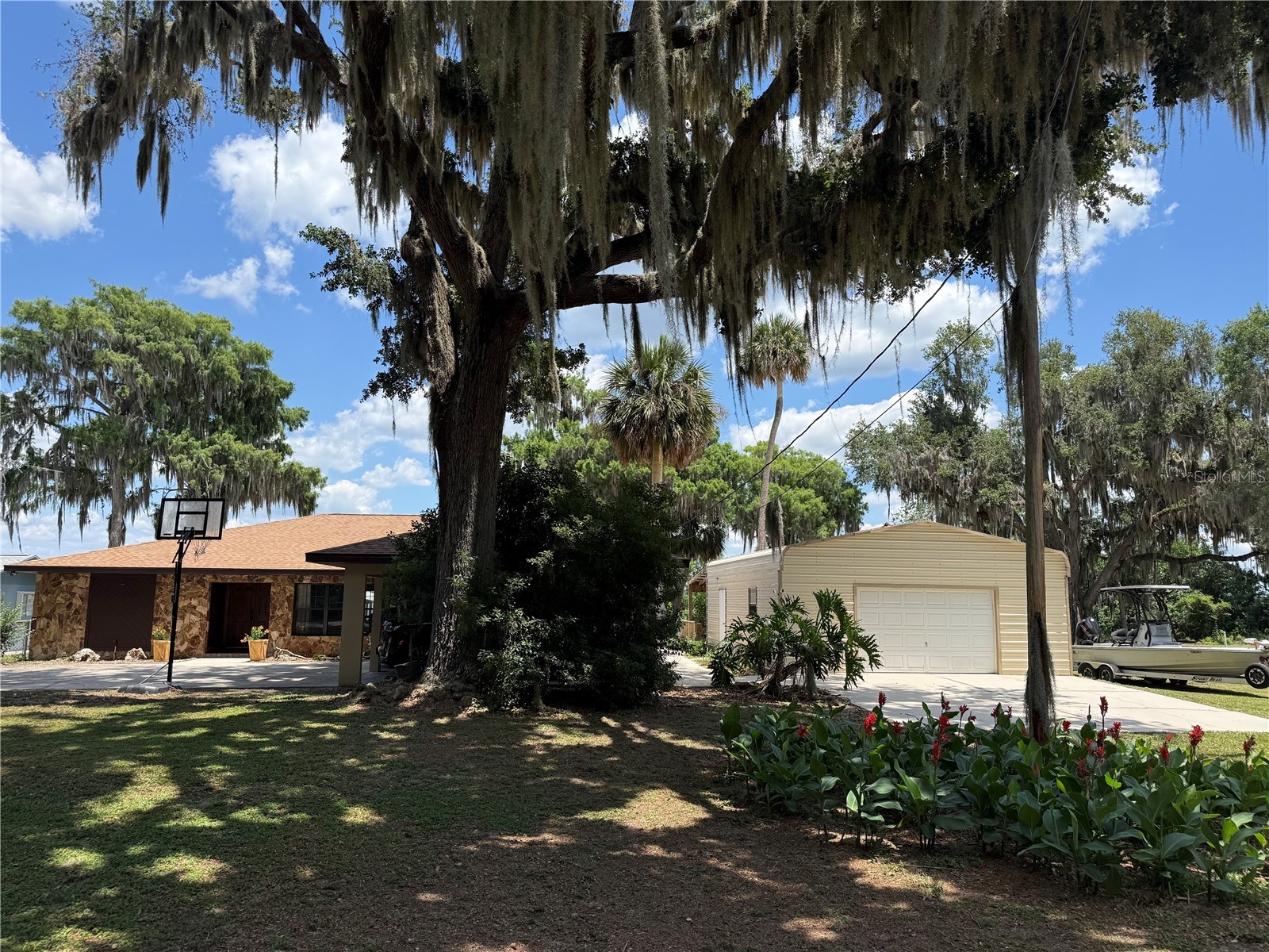 4232 County Road 400 Lake Panasoffkee FL 33538 - LAKE PANASOFFKEE G5112404 image6
