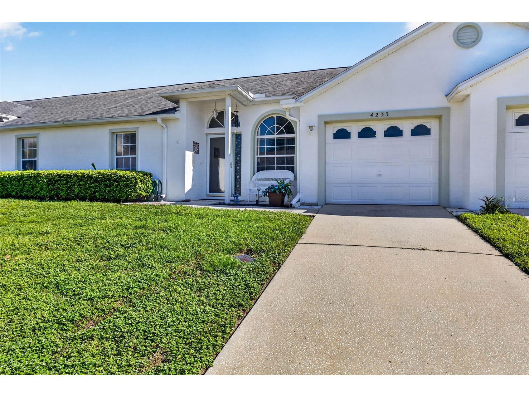 4233 Avanti Circle New Port Richey FL 34655 W7887030 image1