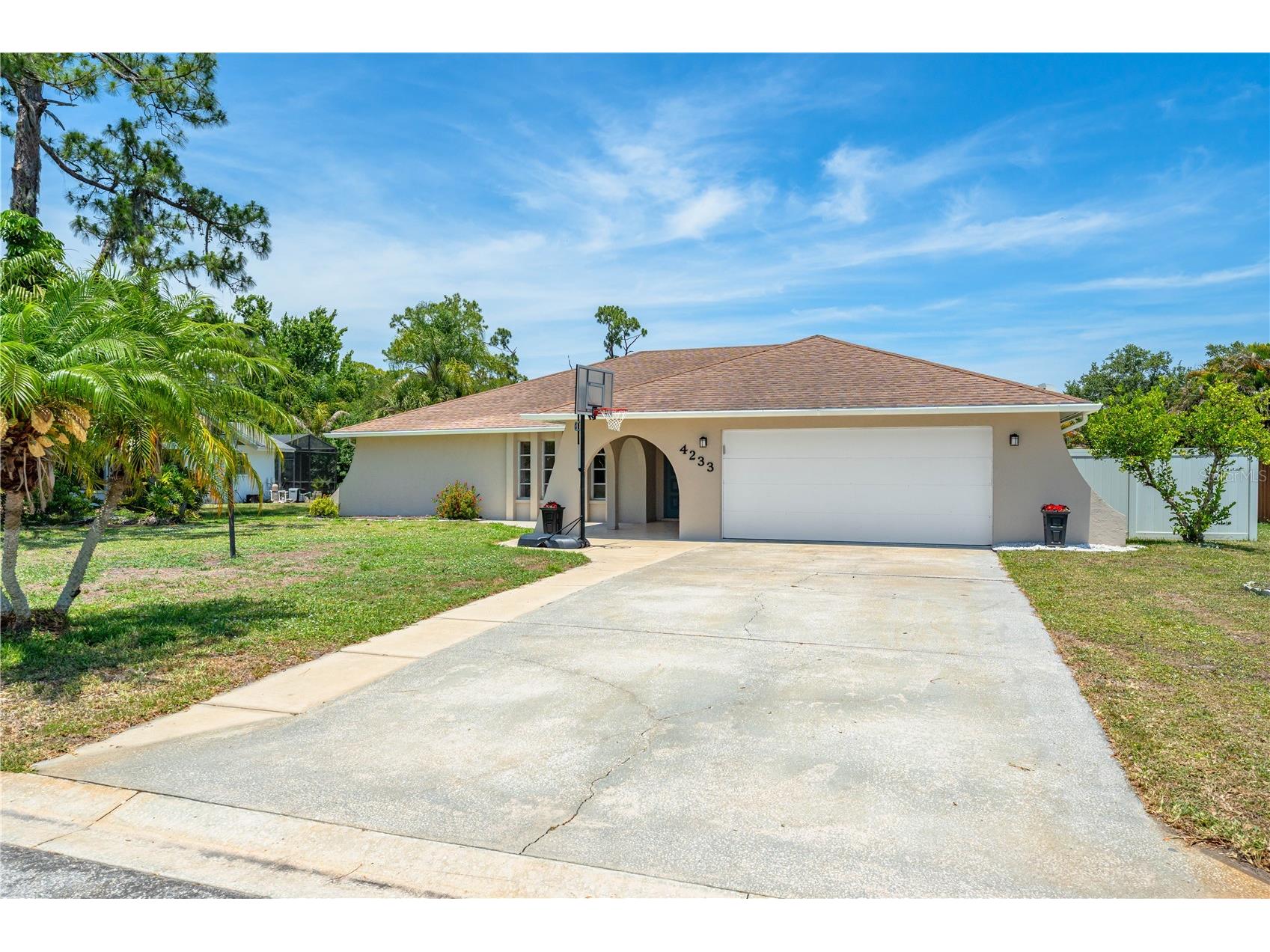 4233 Boswell Place Sarasota FL 34241 A4693963 image1