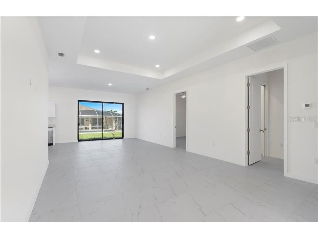 4233 Jacaranda Parkway W Cape Coral FL 33993 O6407668 image6