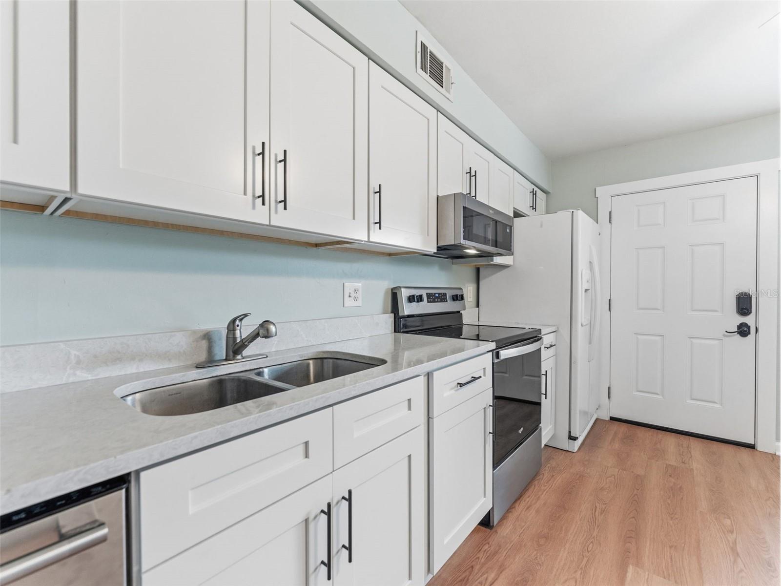 4233 La Sorrento Court Tampa FL 33611 TB8512878 image7