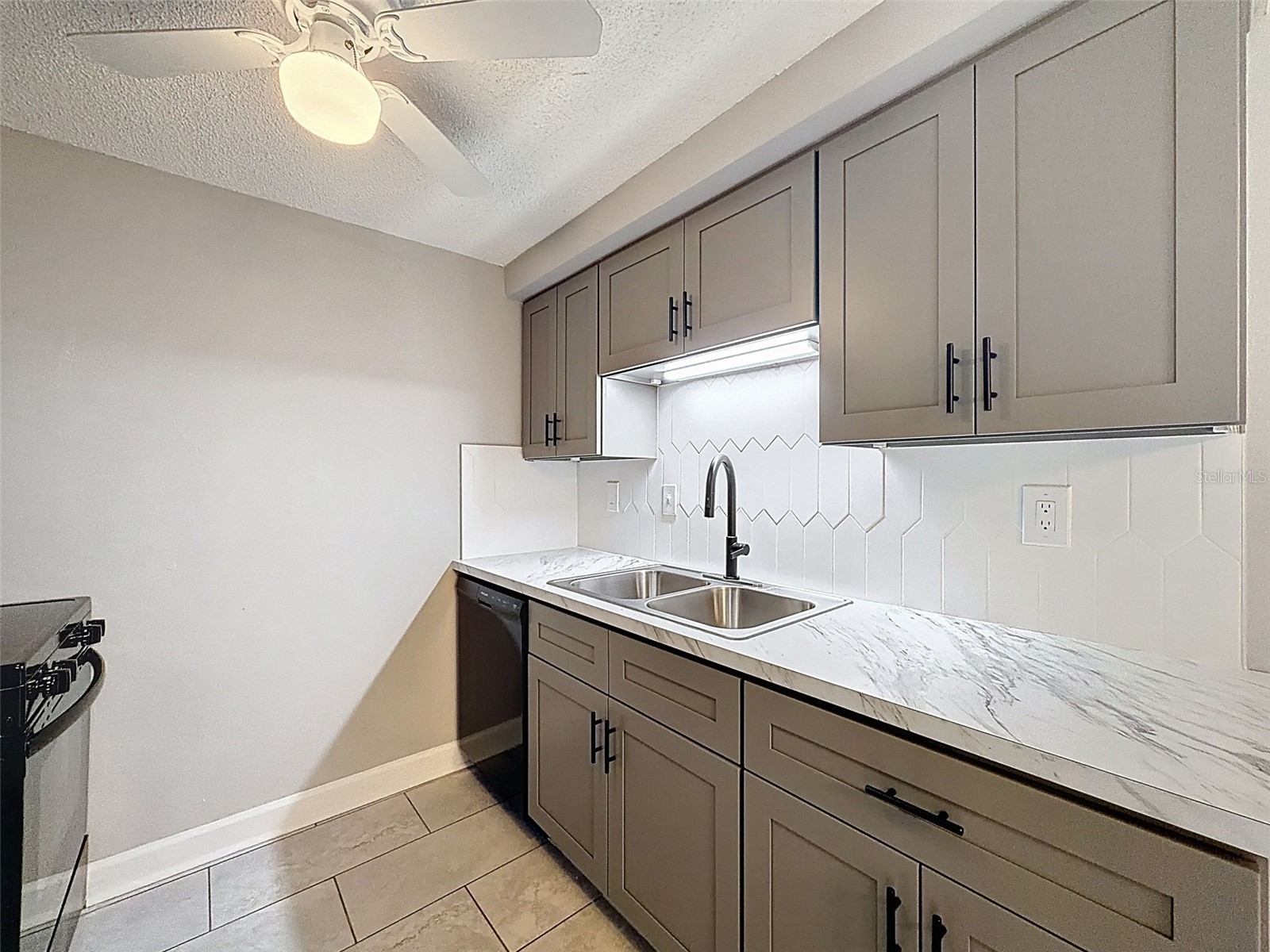 4233 Stratford Drive #D New Port Richey FL 34652 W7883008 image16