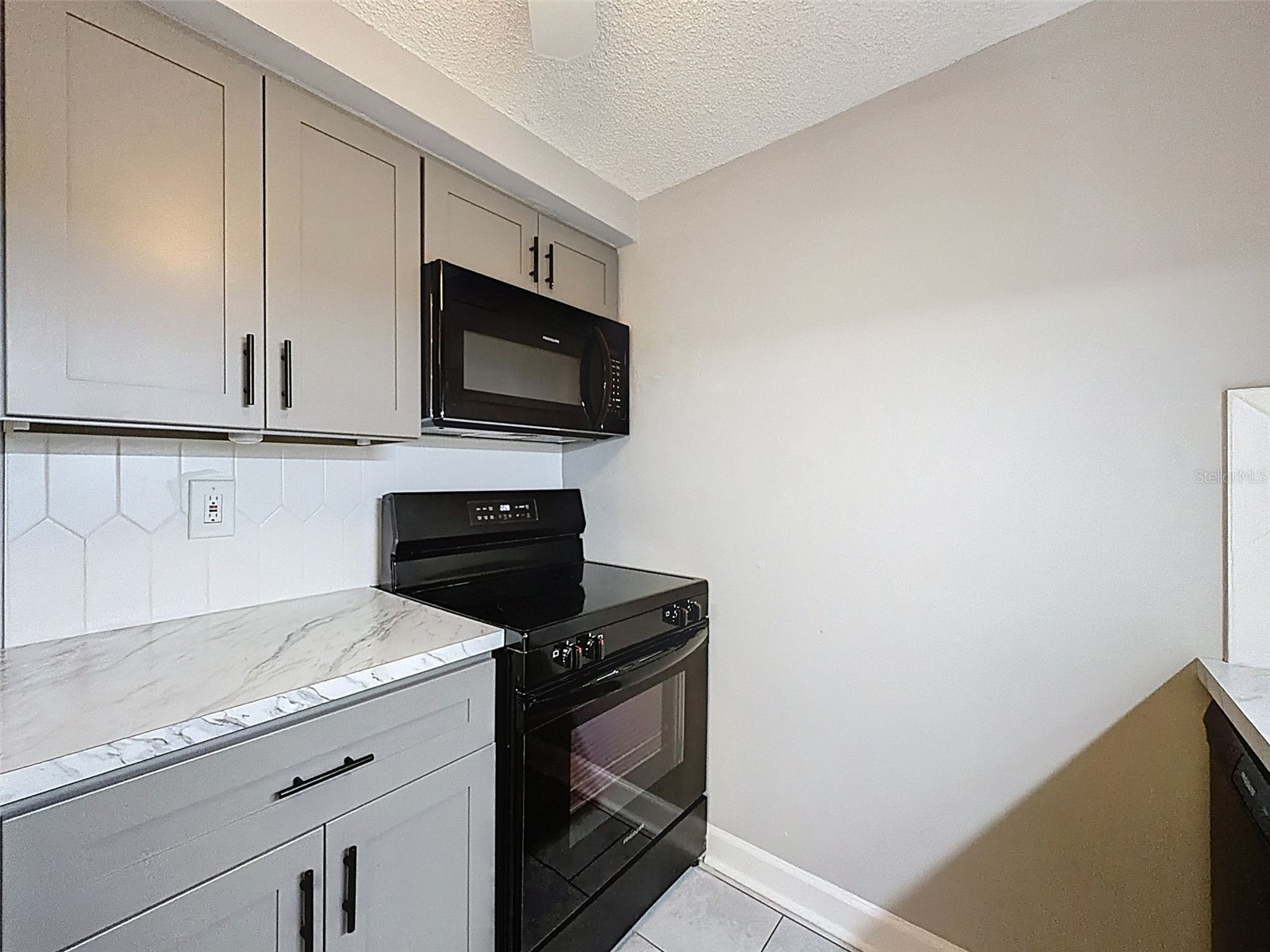 4233 Stratford Drive #D New Port Richey FL 34652 W7883008 image18