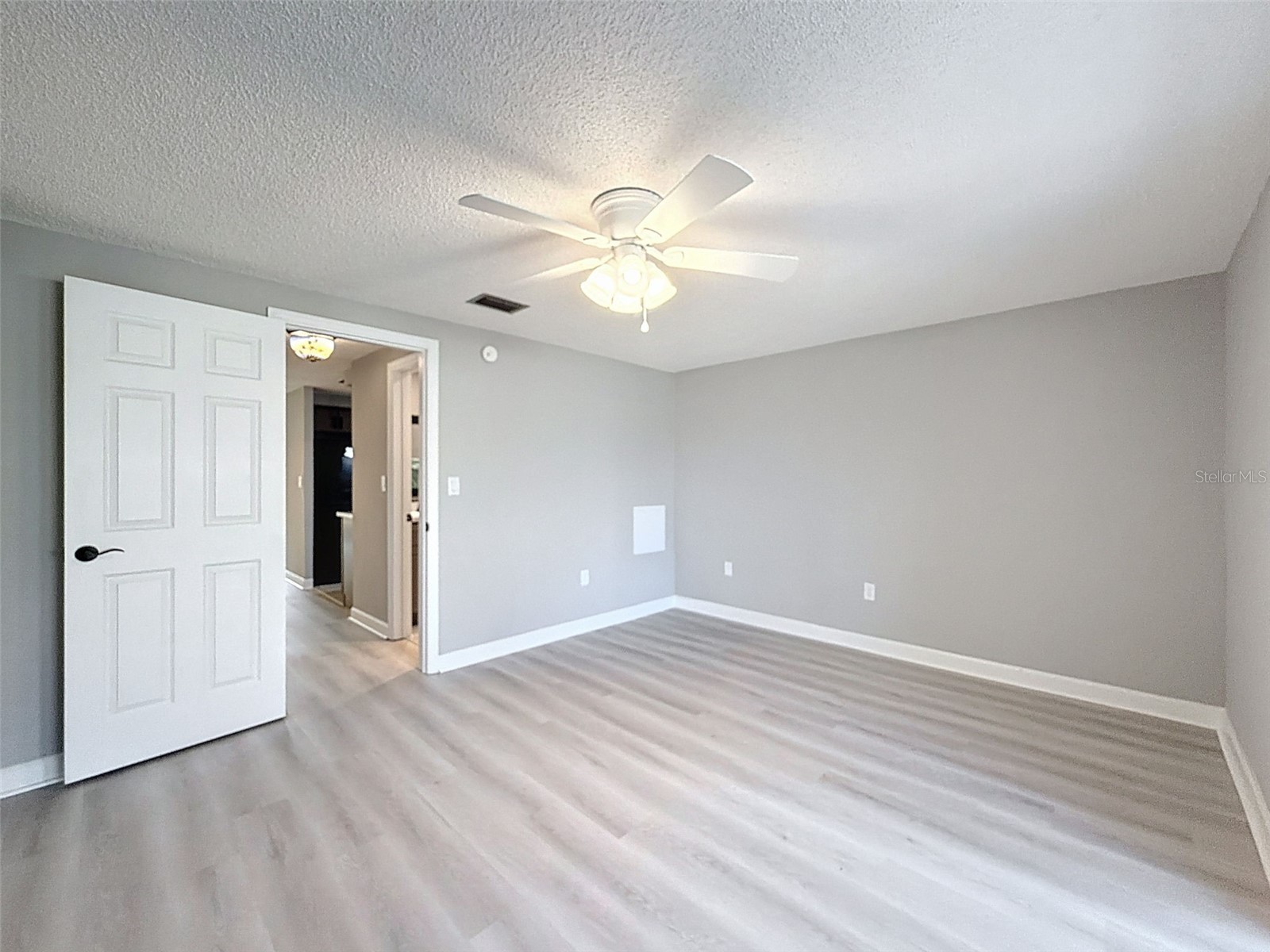 4233 Stratford Drive #D New Port Richey FL 34652 W7883008 image24