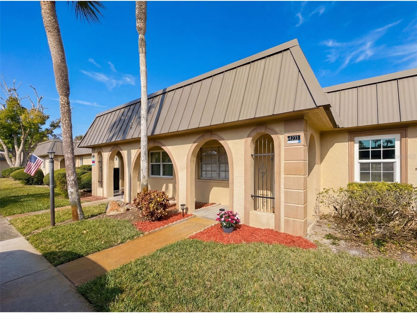 4233 Stratford Drive #D New Port Richey FL 34652 W7883008 image3
