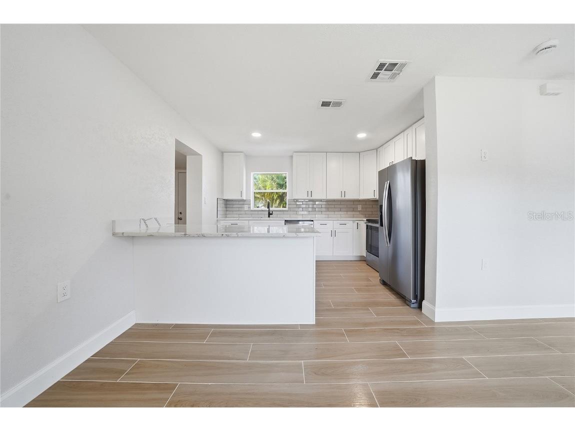 4234 Des Moines Street NE Saint Petersburg FL 33703 TB8456057 image10