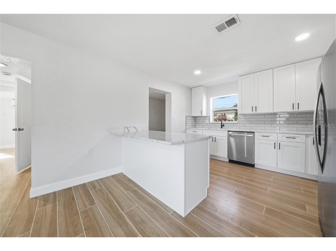 4234 Des Moines Street NE Saint Petersburg FL 33703 TB8456057 image11