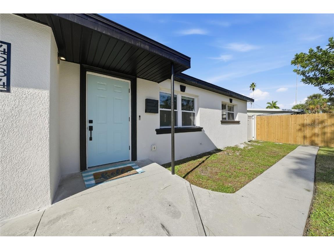 4234 Des Moines Street NE Saint Petersburg FL 33703 TB8456057 image2