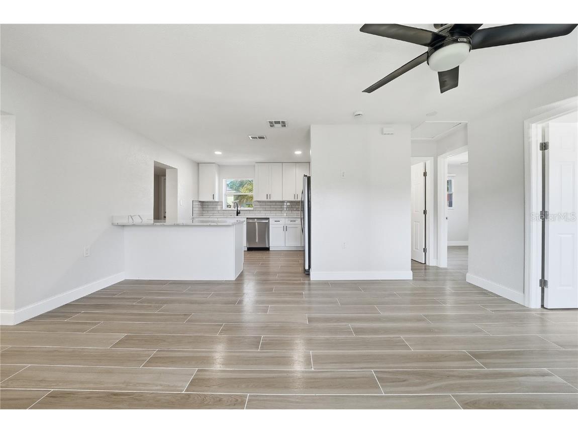 4234 Des Moines Street NE Saint Petersburg FL 33703 TB8456057 image6