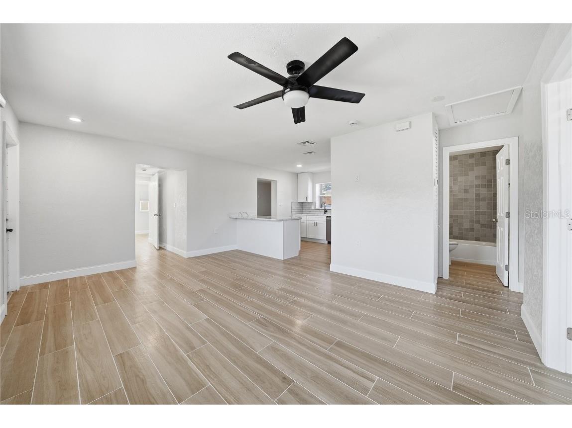 4234 Des Moines Street NE Saint Petersburg FL 33703 TB8456057 image8