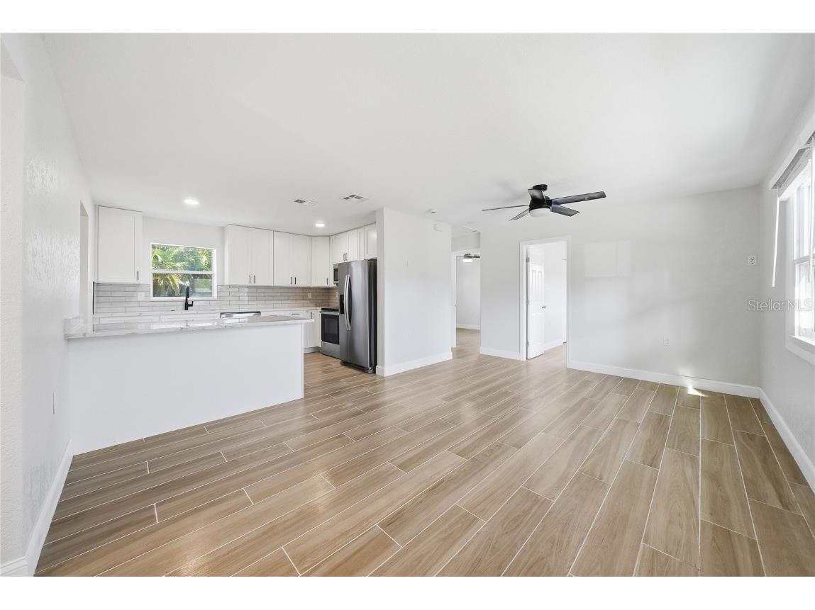 4234 Des Moines Street NE Saint Petersburg FL 33703 TB8456057 image9