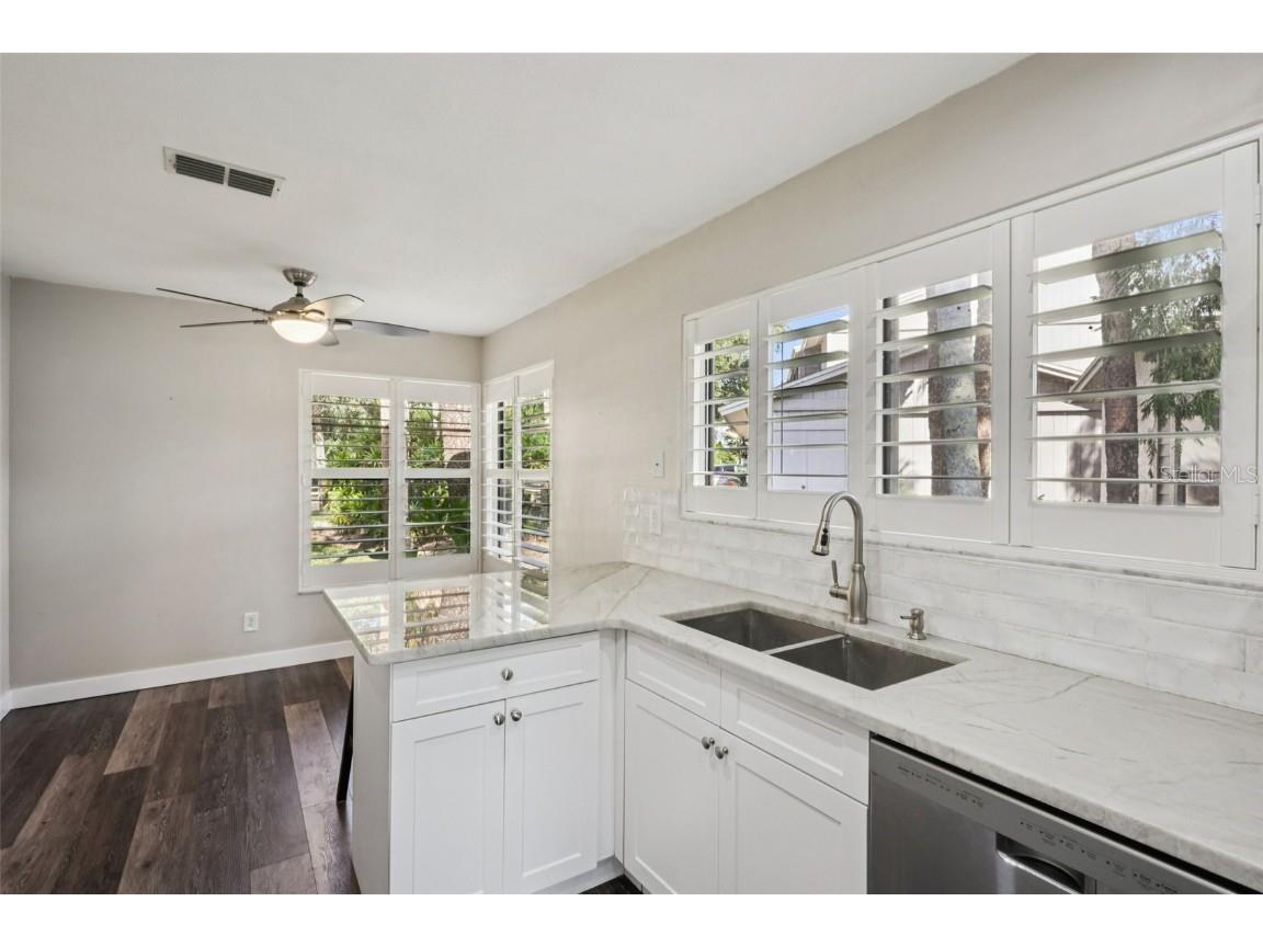 4234 Golf Club Lane Tampa FL 33618 TB8437922 image10