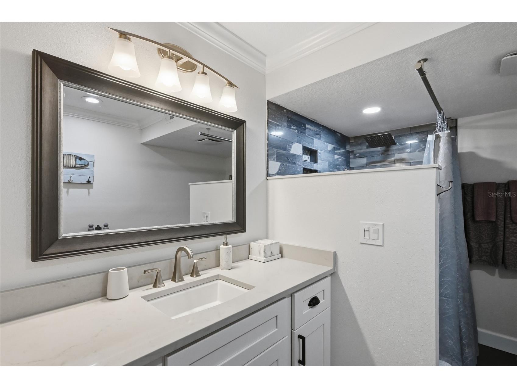 4234 Gulf Of Mexico Drive #D1 Longboat Key FL 34228 - GULF SARASOTA BAY A4673543 image15
