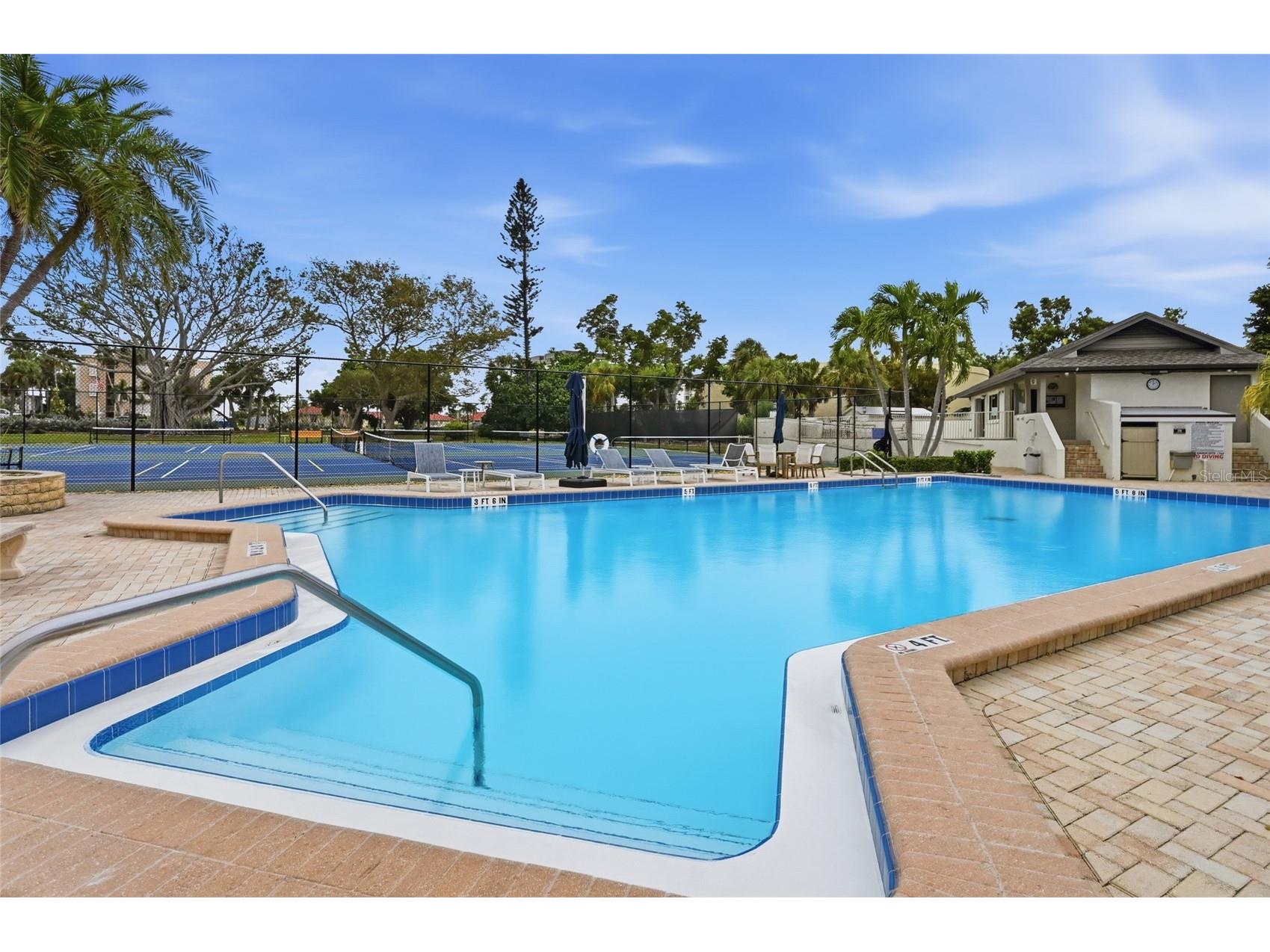 4234 Gulf Of Mexico Drive #D1 Longboat Key FL 34228 - GULF SARASOTA BAY A4673543 image26