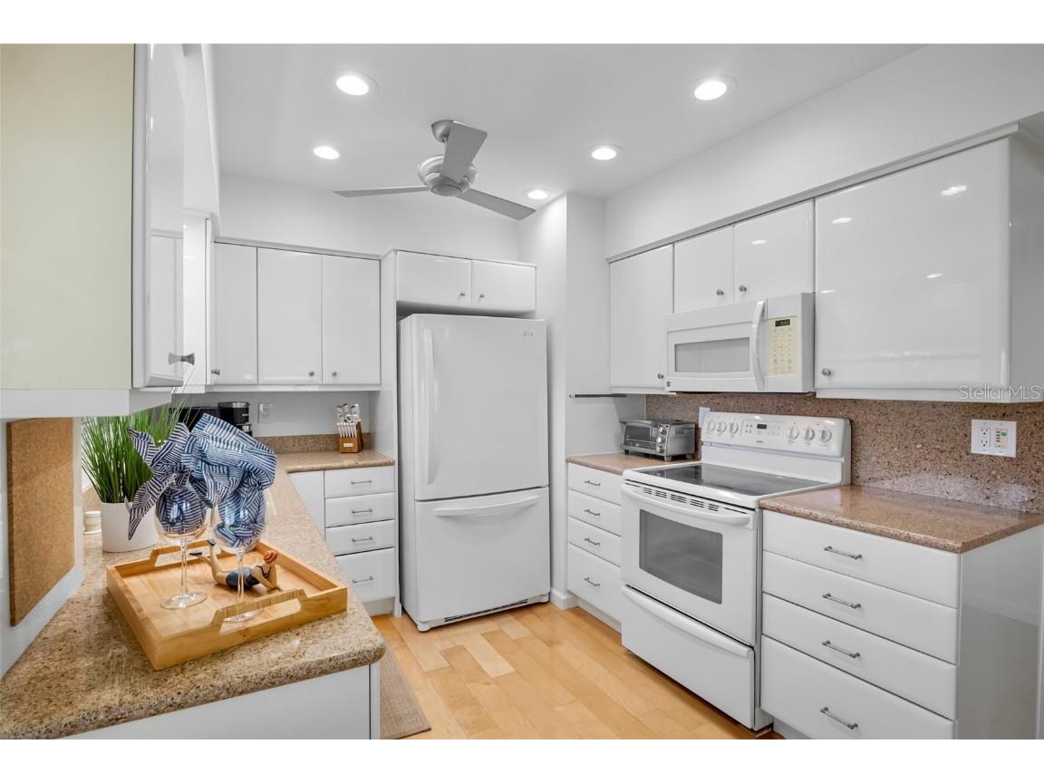 4234 Gulf Of Mexico Drive #G2 Longboat Key FL 34228 - SARASOTA BAY GULF OF MEXICO A4653045 image19