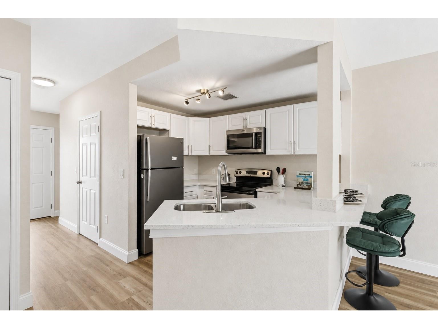 4234 Tyler Circle N #102B Saint Petersburg FL 33709 TB8508993 image6