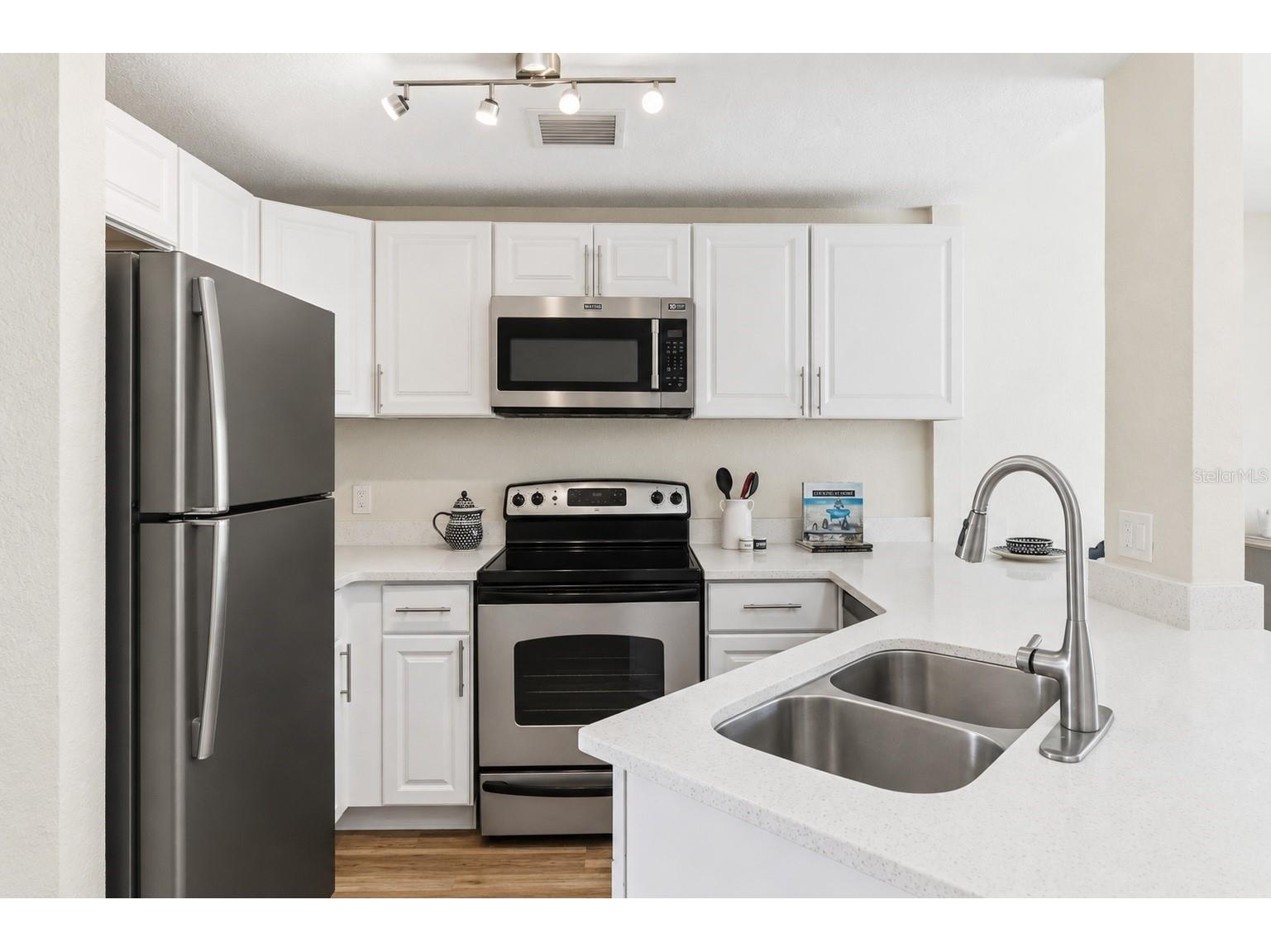 4234 Tyler Circle N #102B Saint Petersburg FL 33709 TB8508993 image7