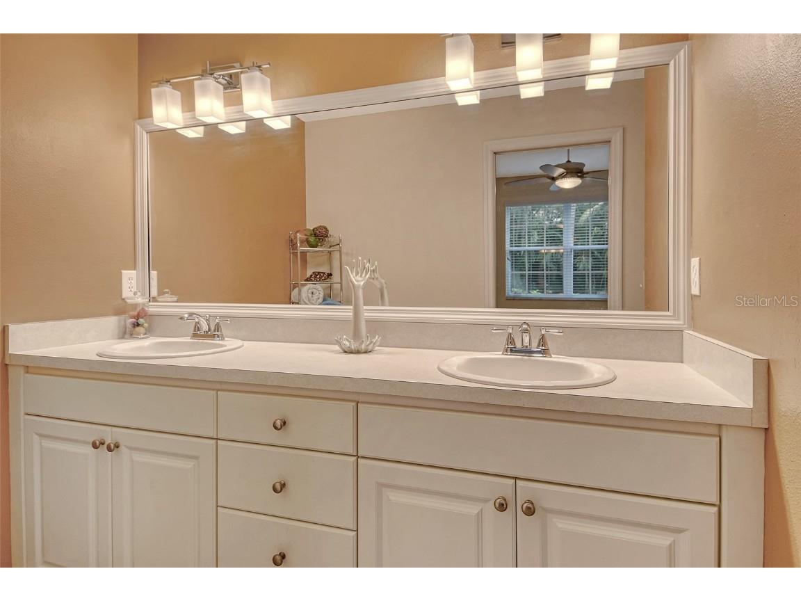 4235 Castlebridge Lane #1210 Sarasota FL 34238 A4662111 image23