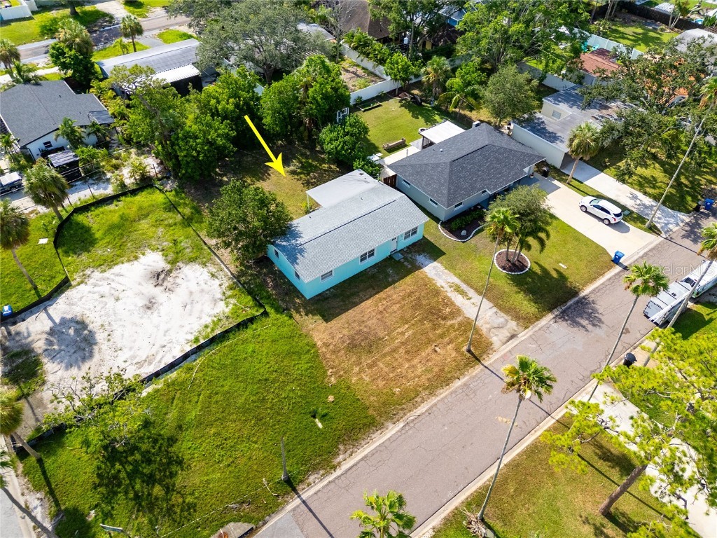 4235 Des Moines Street NE Saint Petersburg FL 33703 TB8409802 image1