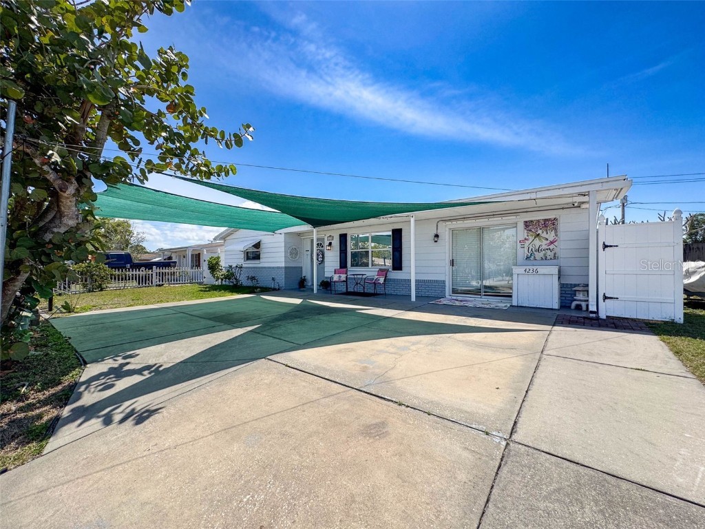 4236 Beacon Square Drive Holiday FL 34691 W7873983 image1
