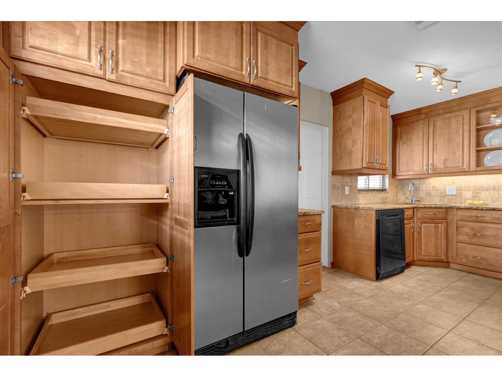 4237 Dr Martin Luther King Jr Street N Saint Petersburg FL 33703 TB8493914 image6