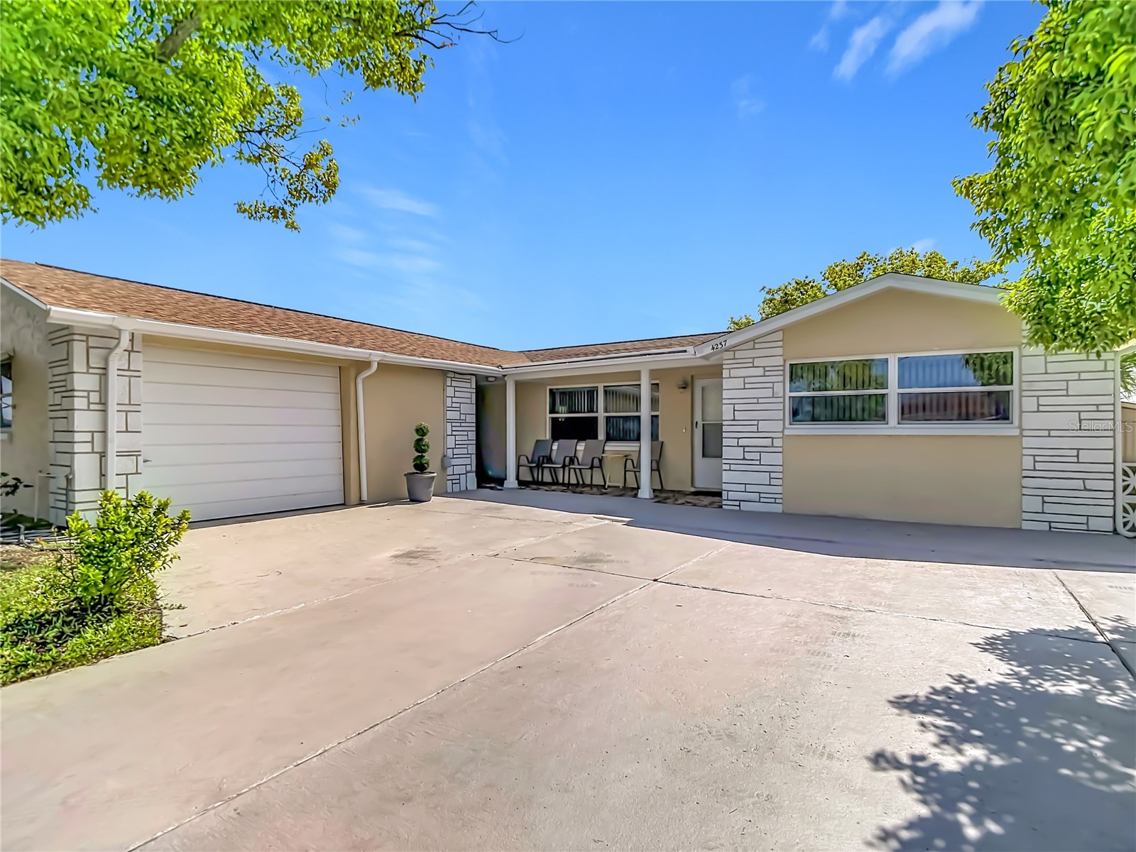 4237 Headsail Drive New Port Richey FL 34652 L4961684 image1